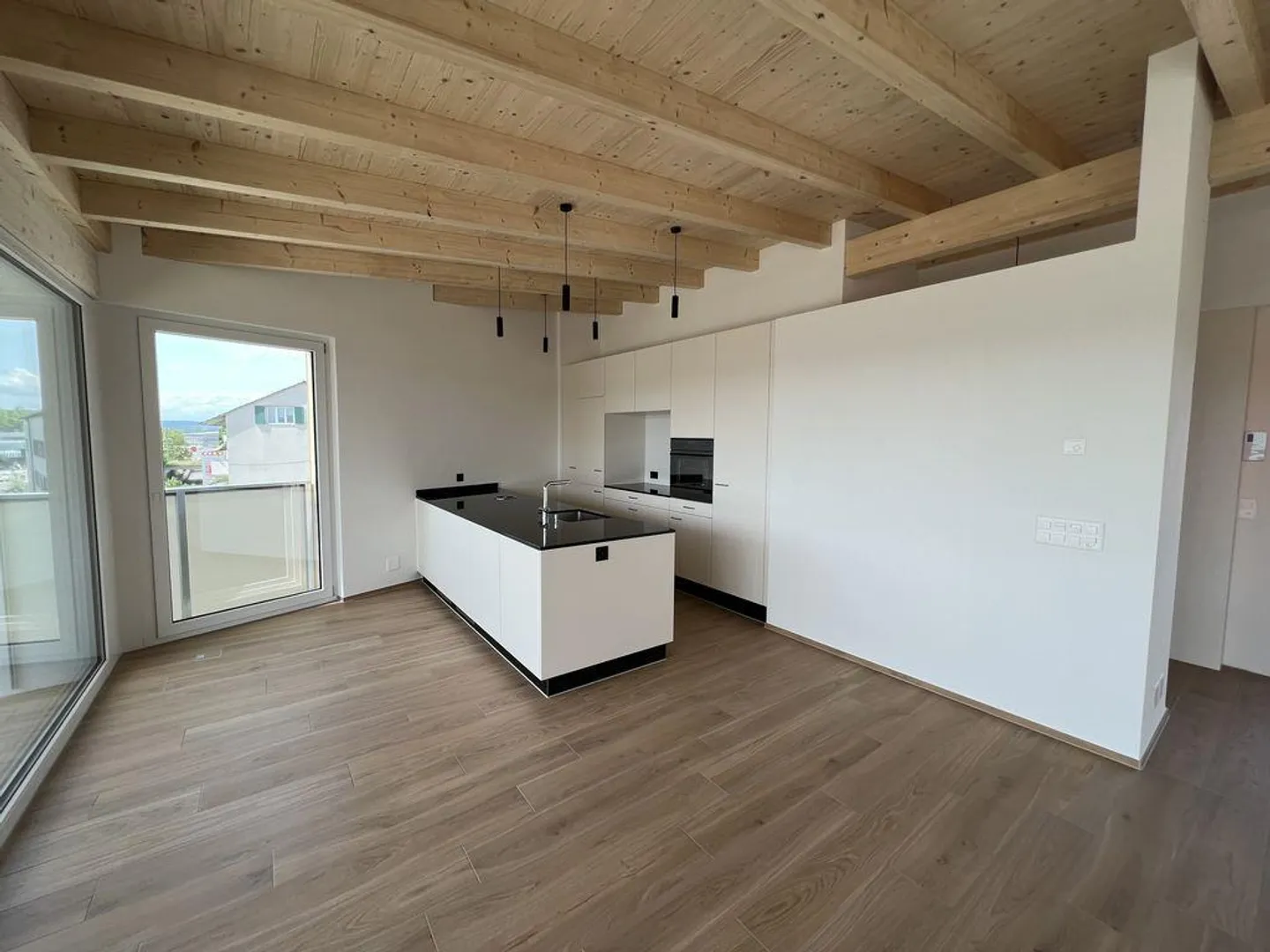 Do you love it modern!?! - Photo 1 of 11