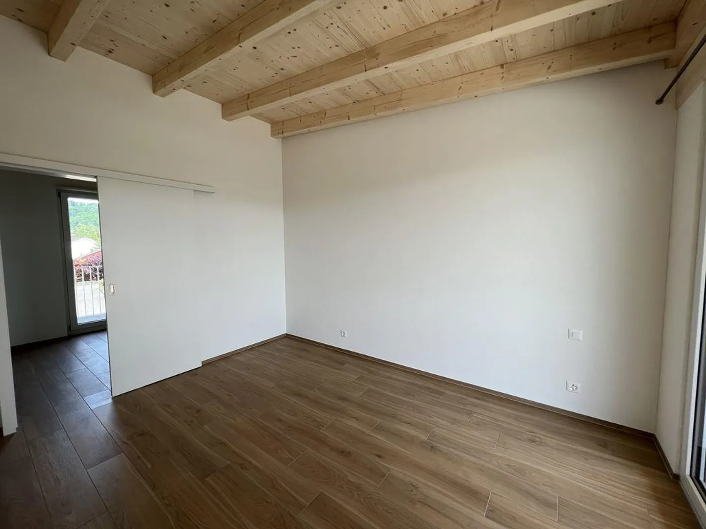 Do you love it modern!?! - Photo 3 of 11