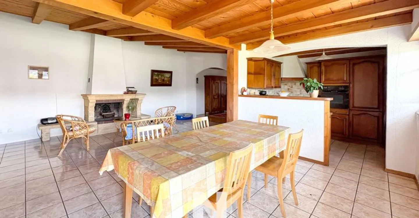Gebäude zu verkaufen in Avenches - Mit 150m2 Wohnung und großem Lager - Foto 2 von 12