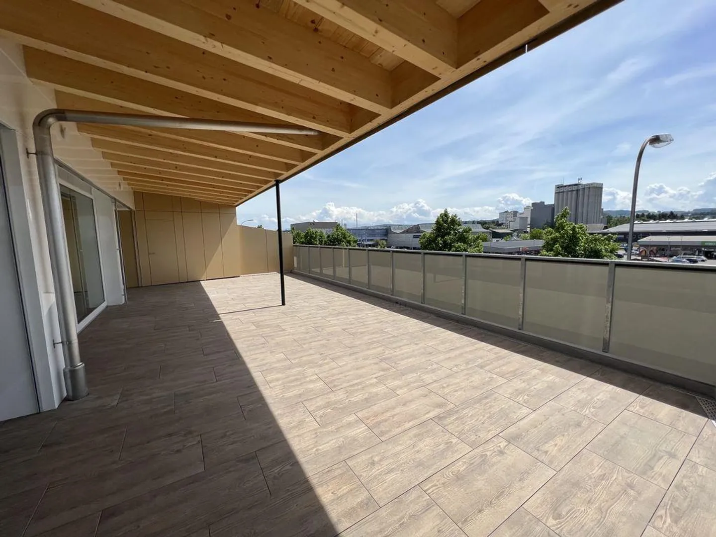 Do you love it modern!?! - Photo 9 of 11