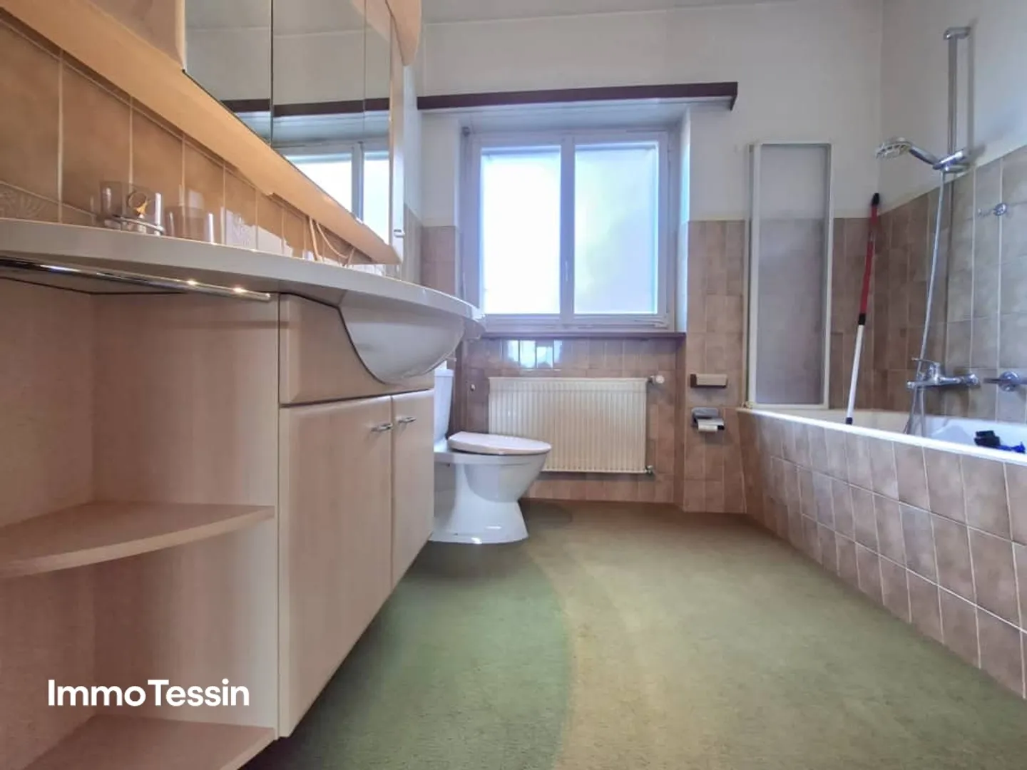 Villa with large building plot and unobstructed view of the three castles of Bellinzona to Lake Maggiore - Photo 13 of 13