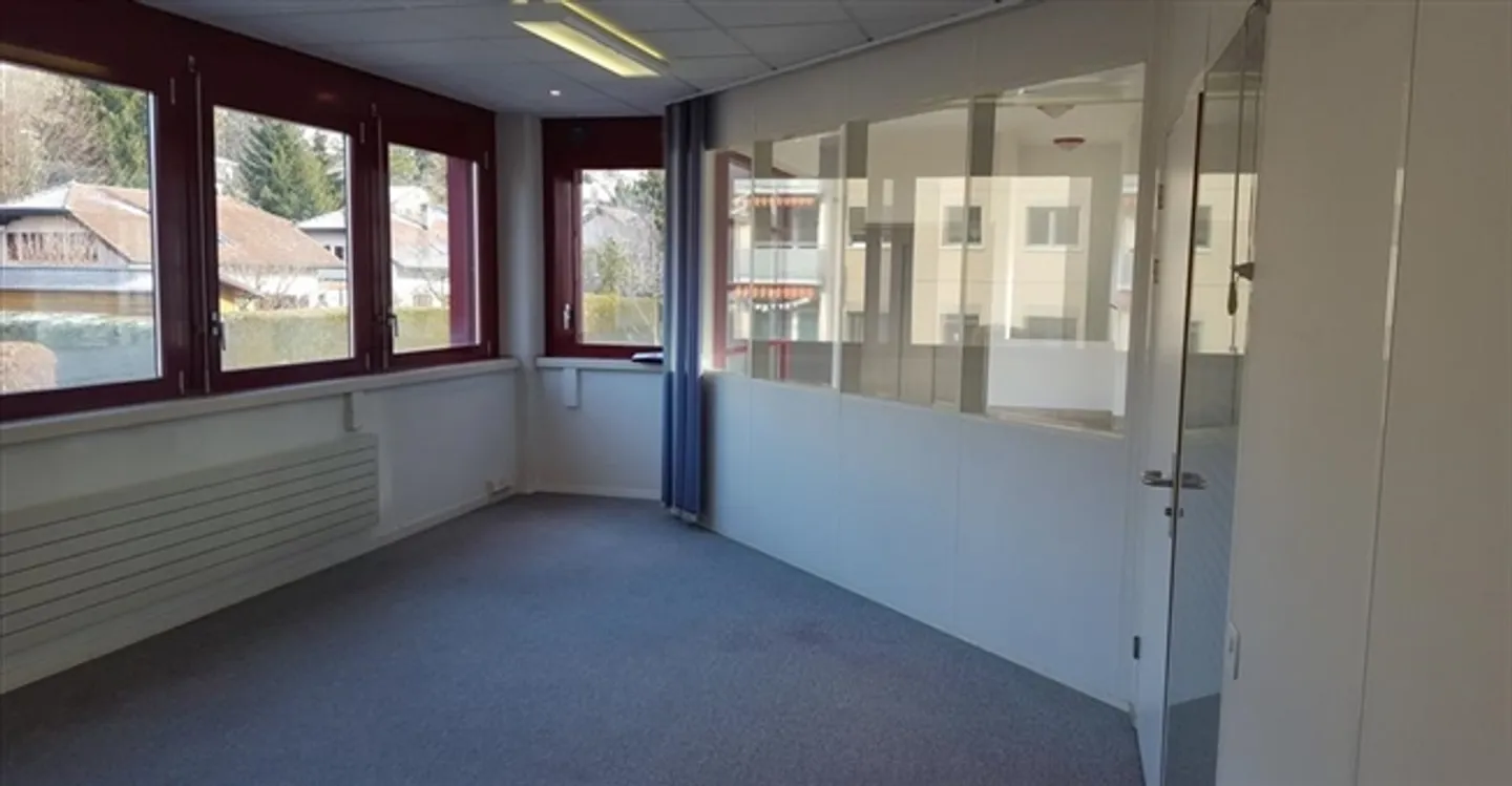 Office - Photo 2 of 6