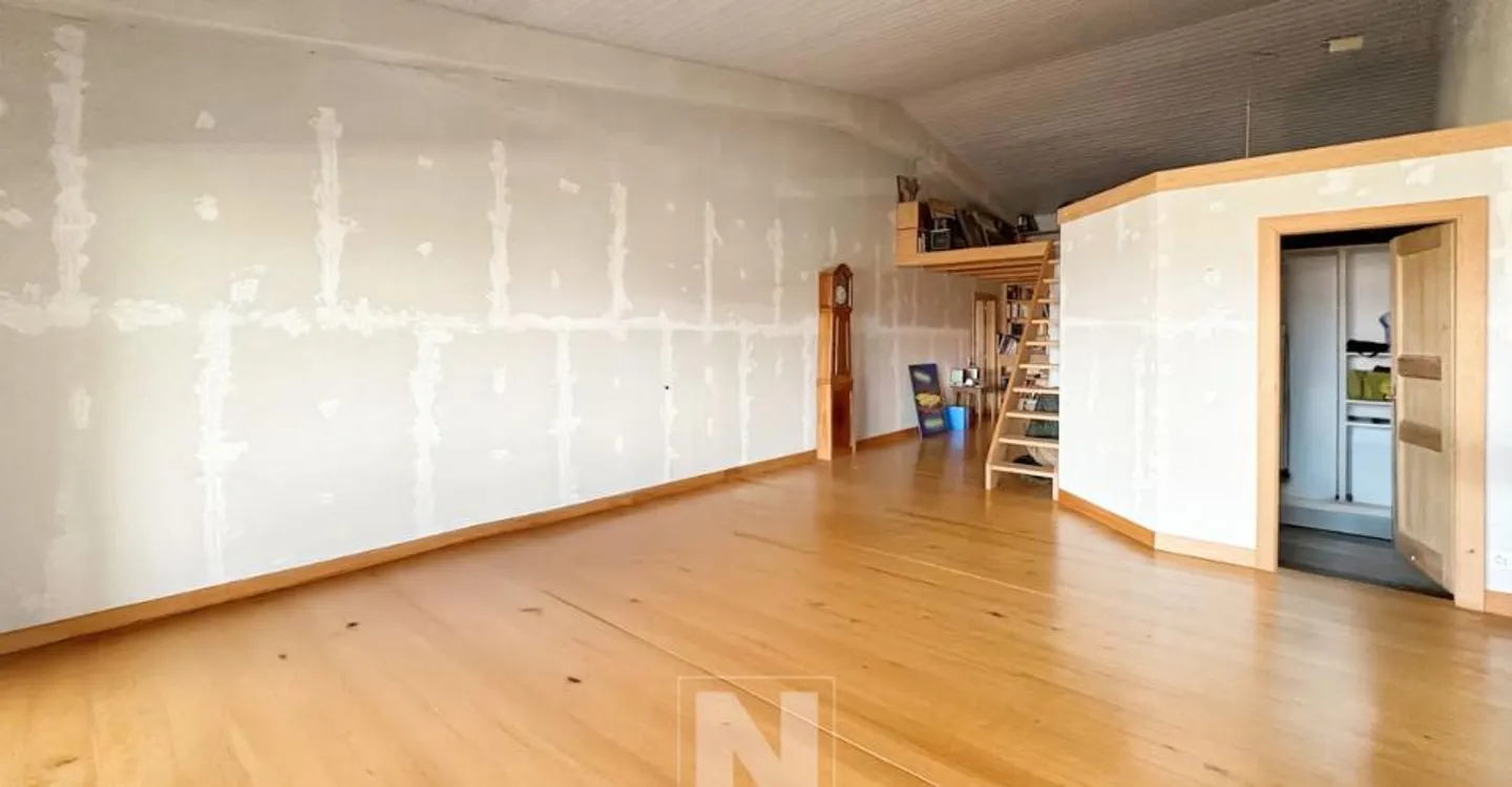 Gebäude zu verkaufen in Avenches - Mit 150m2 Wohnung und großem Lager - Foto 5 von 12