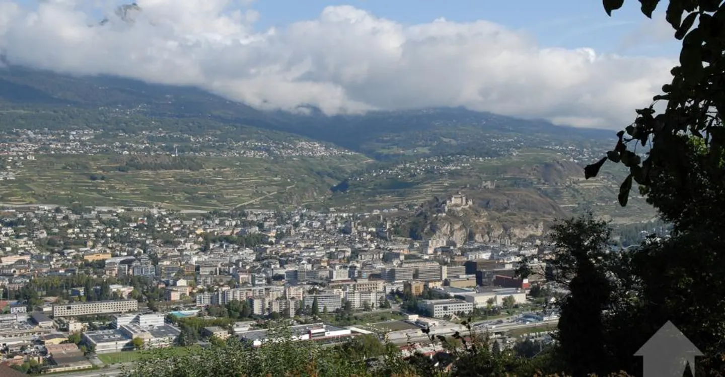 Bellissimo Terreno con Vista Stupenda - Foto 1 di 13