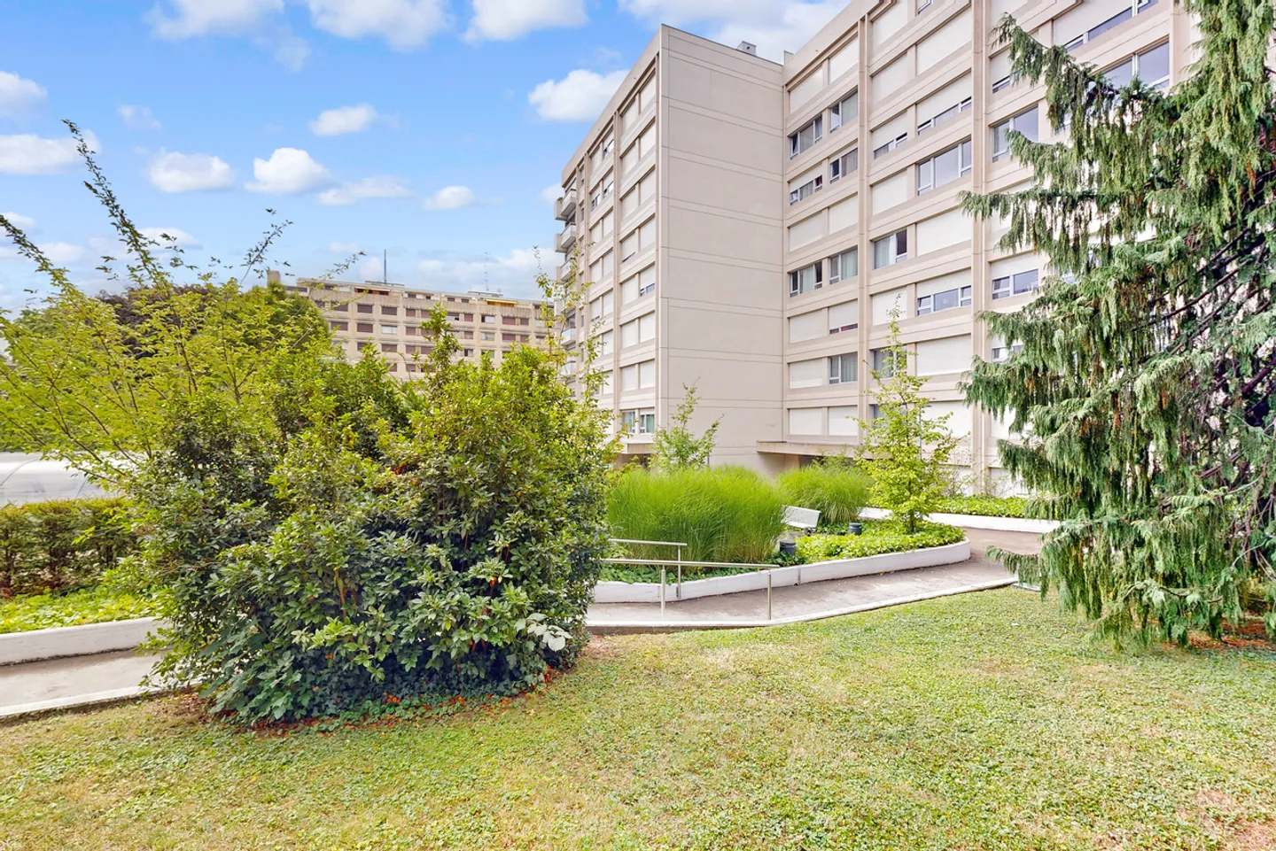 Appartement ensoleillé près du parc Trembley - Photo 2 sur 7
