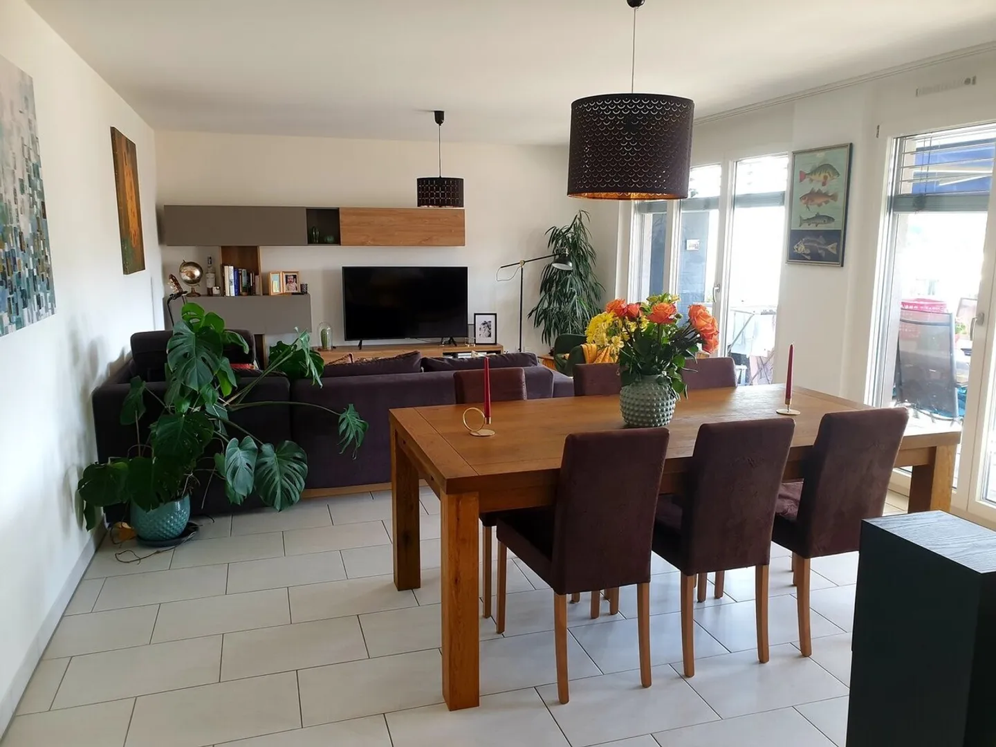 SPACIOUS APARTMENT - Photo 1 of 12