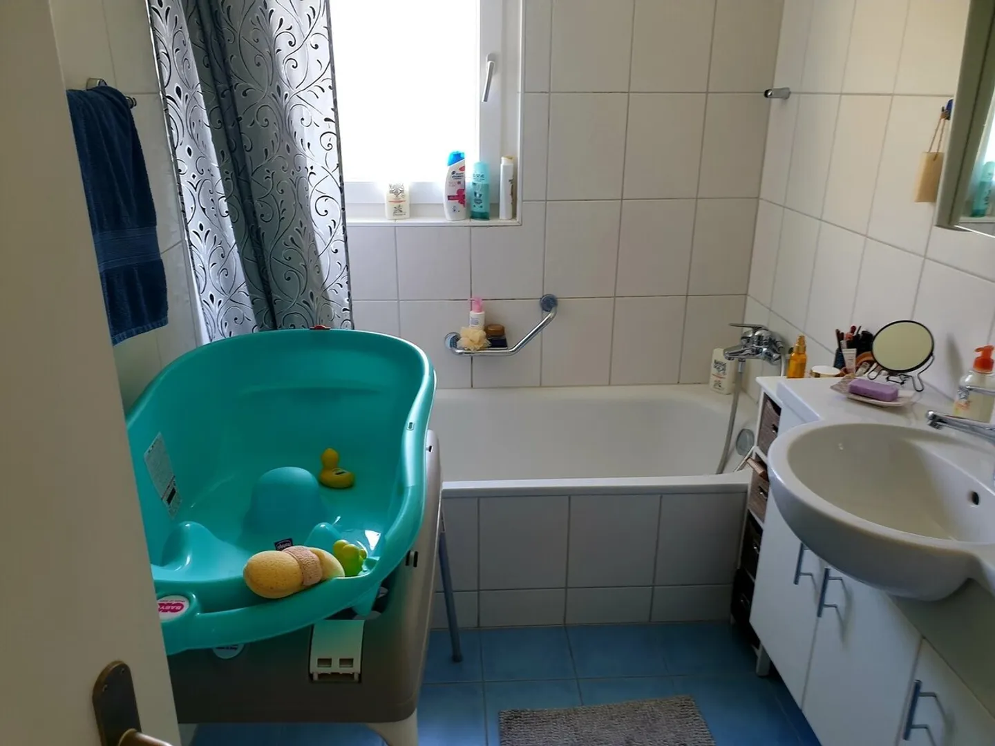 SPACIOUS APARTMENT - Photo 4 of 12