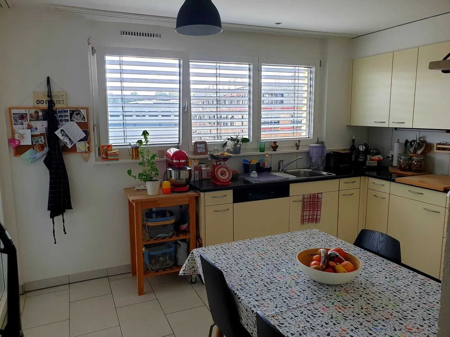 SPACIOUS APARTMENT - Photo 10 of 12