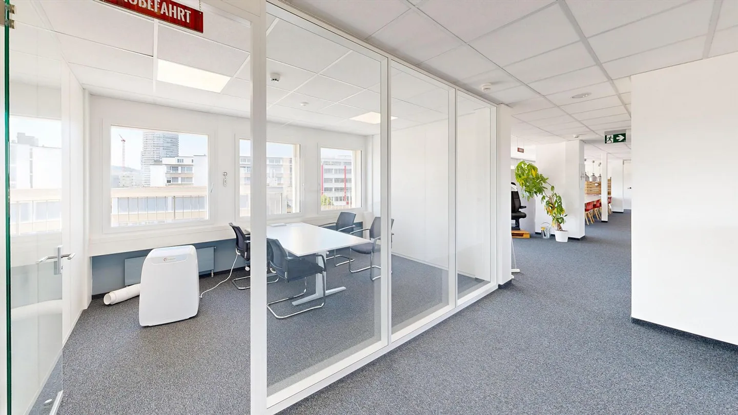 Espace de bureau exclusif avec terrasse sur le toit et finition haut de gamme - Photo 7 sur 11