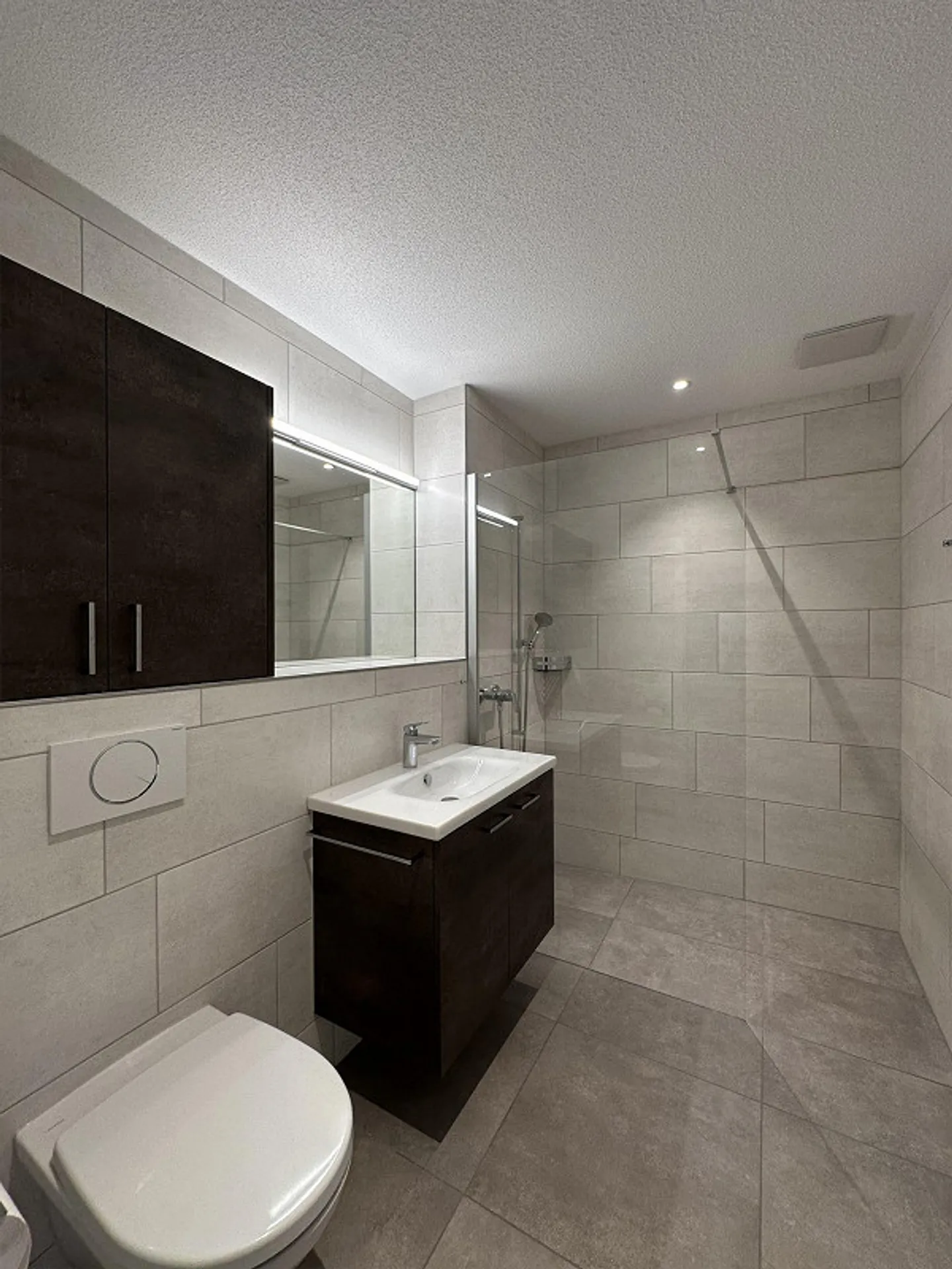 Nuovo appartamento in un ambiente verde - Foto 10 di 13