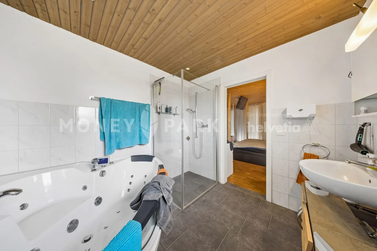 Spacious 6.5-room semi-detached house with garden and high living comfort - Photo 9 of 12