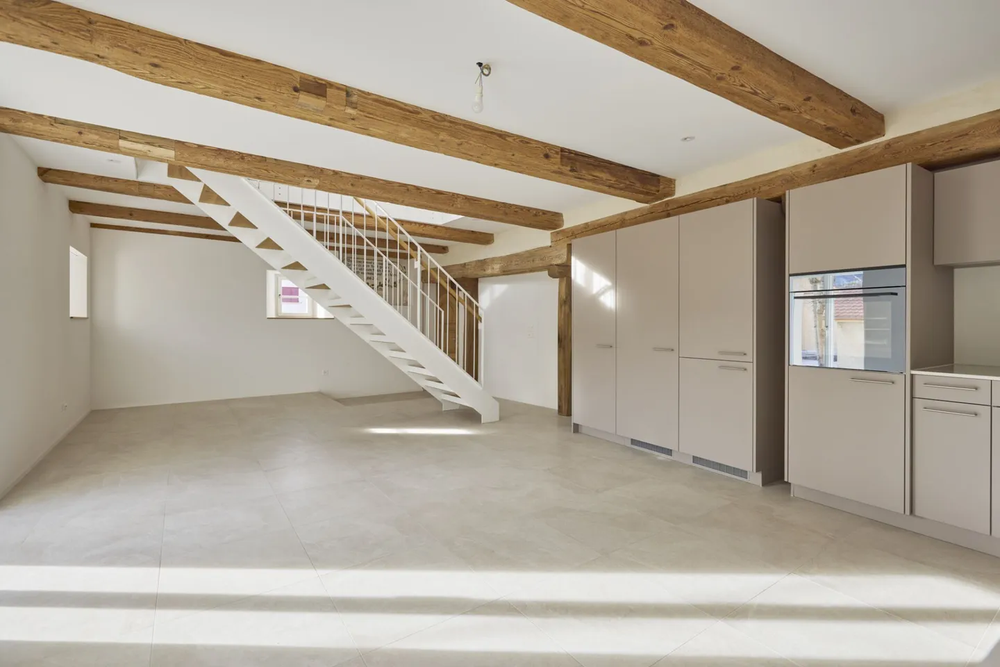 Charmante Maisonette-Appartement dans une Moulins Historique Unique - Photo 3 sur 14