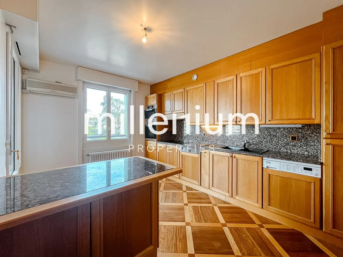 Appartement d'exception en face du Rhône - Foto 10 di 13