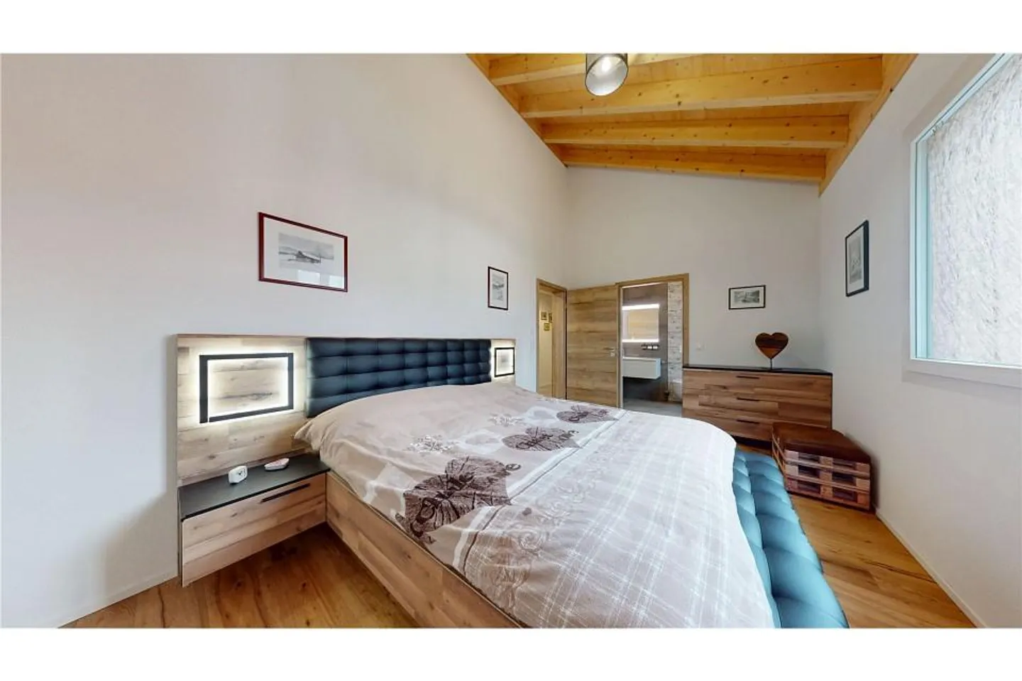 Exceptional duplex in the heart of Broc / RE/MAX Exclusive - Photo 3 of 6