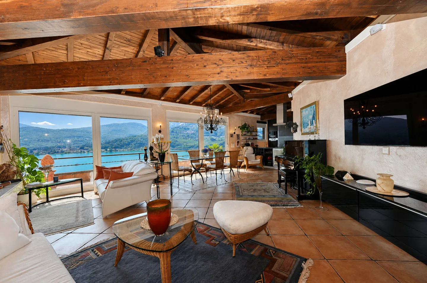 Attico Elegante con Vista Lago - Foto 7 di 23