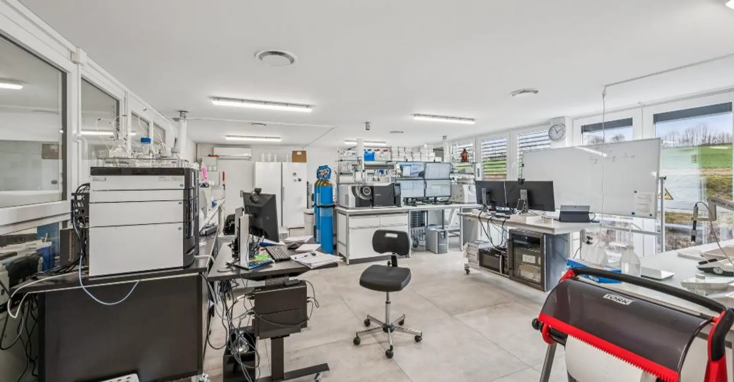 Laboratory space with offices for rent - Chavornay - Photo 6 of 8