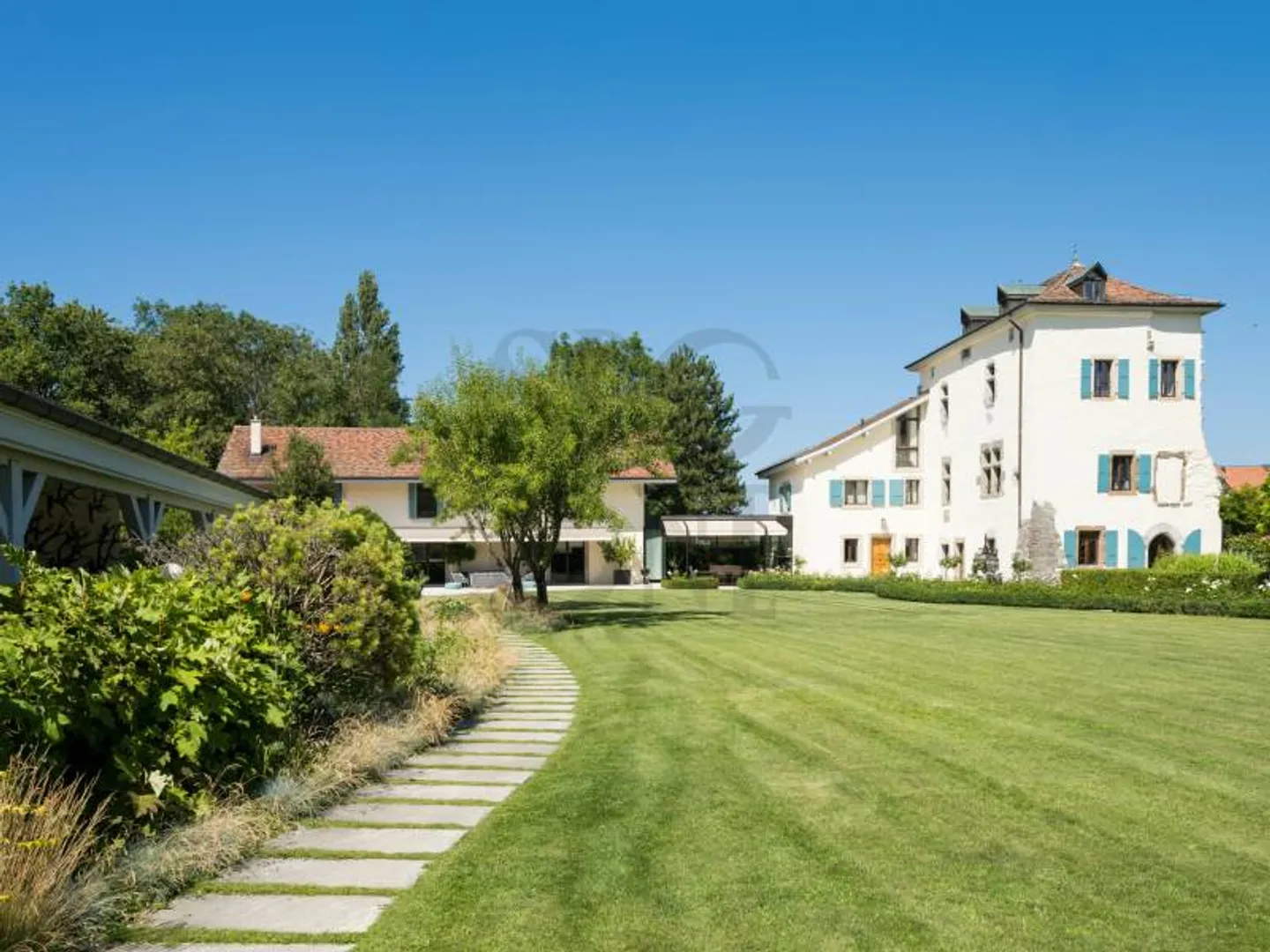 Magnifico complesso del XVIII secolo nel cuore della campagna ginevrina - Foto 2 di 12