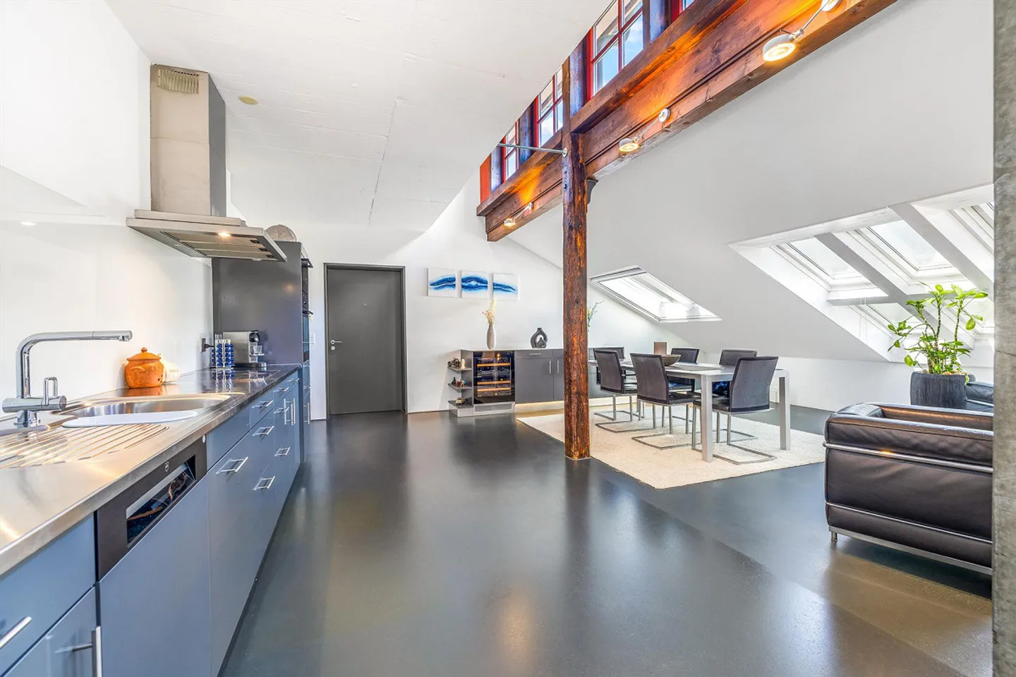 Exclusive 4.5-Room Loft on 2 Floors – Trendy Living - Photo 2 of 25
