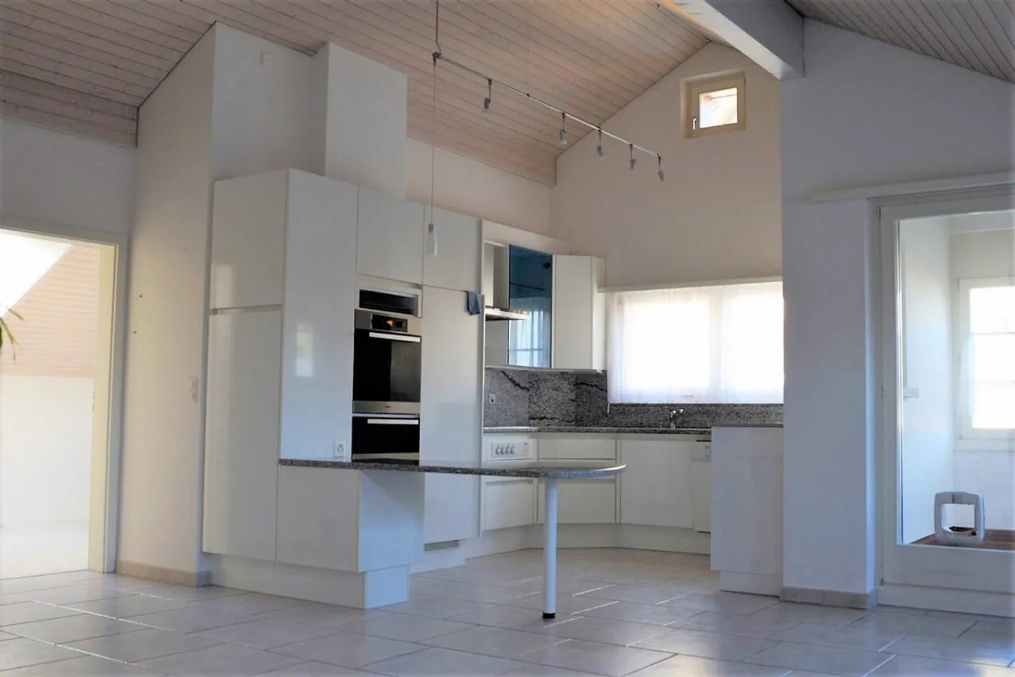 Bellissimo appartamento mansardato 3.5 locali con loggia - Foto 1 di 7