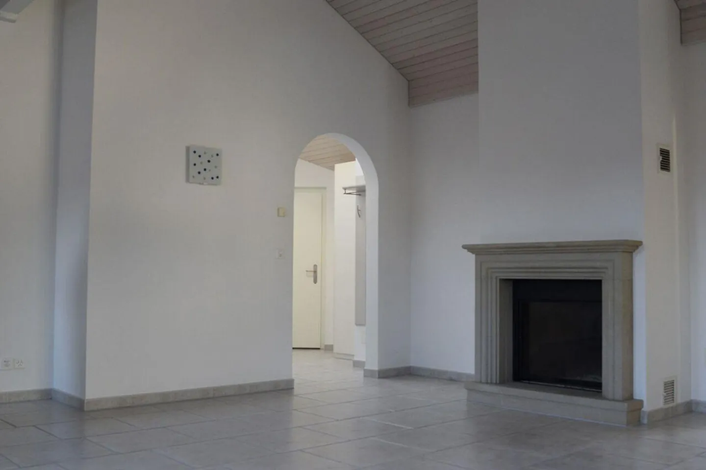 Bellissimo appartamento mansardato 3.5 locali con loggia - Foto 2 di 7