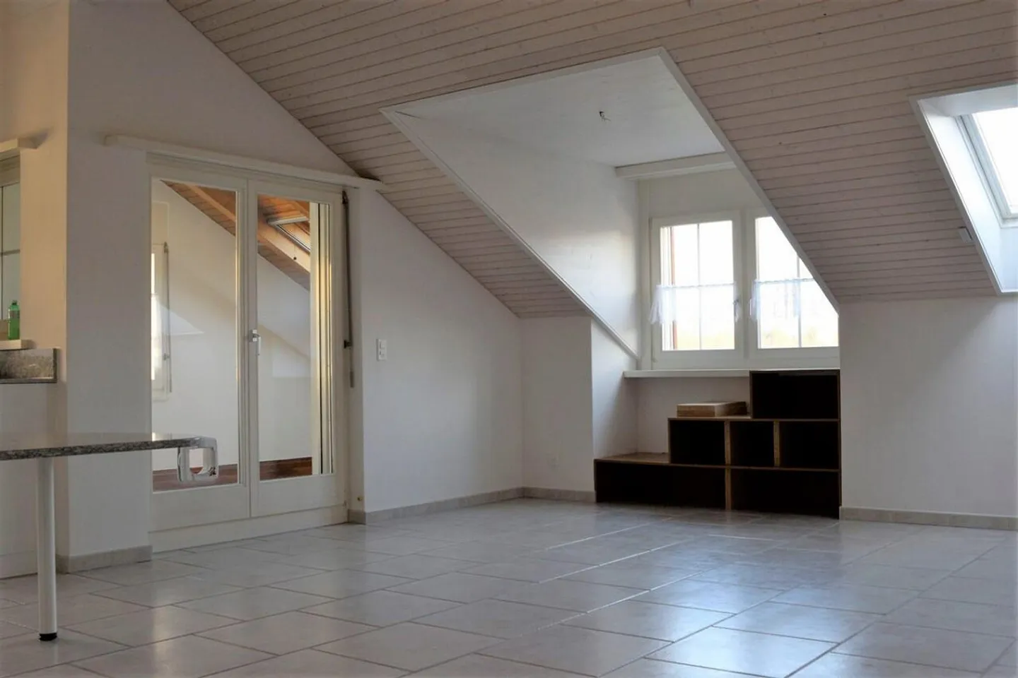Bellissimo appartamento mansardato 3.5 locali con loggia - Foto 3 di 7