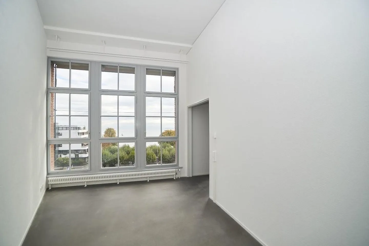Appartement en loft lumineux avec vue sur le lac - Photo 2 sur 6