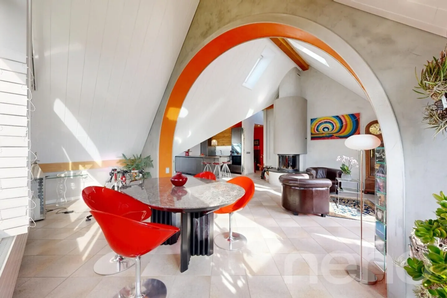 Schönes renoviertes Penthouse mit Terrasse und hohen Decken - Foto 3 von 12