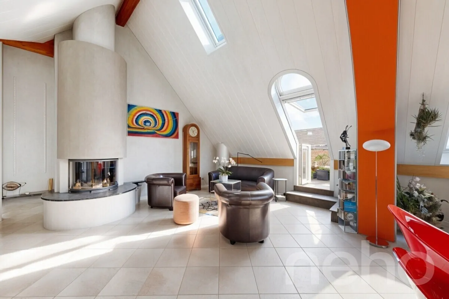 Schönes renoviertes Penthouse mit Terrasse und hohen Decken - Foto 4 von 12