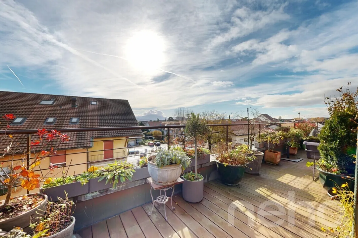 Schönes renoviertes Penthouse mit Terrasse und hohen Decken - Foto 8 von 12