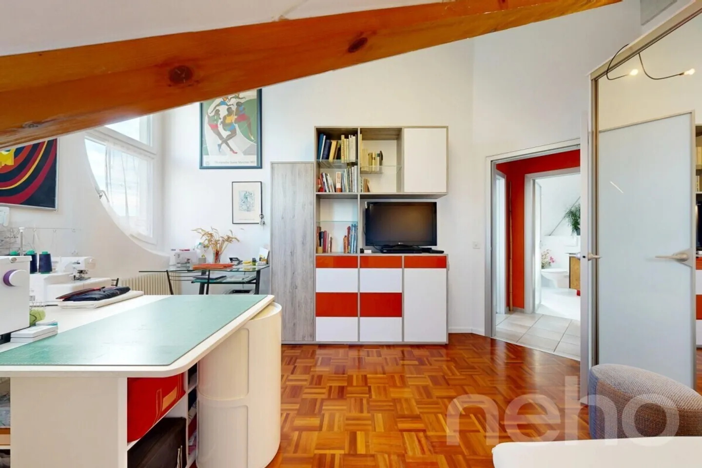 Schönes renoviertes Penthouse mit Terrasse und hohen Decken - Foto 9 von 12