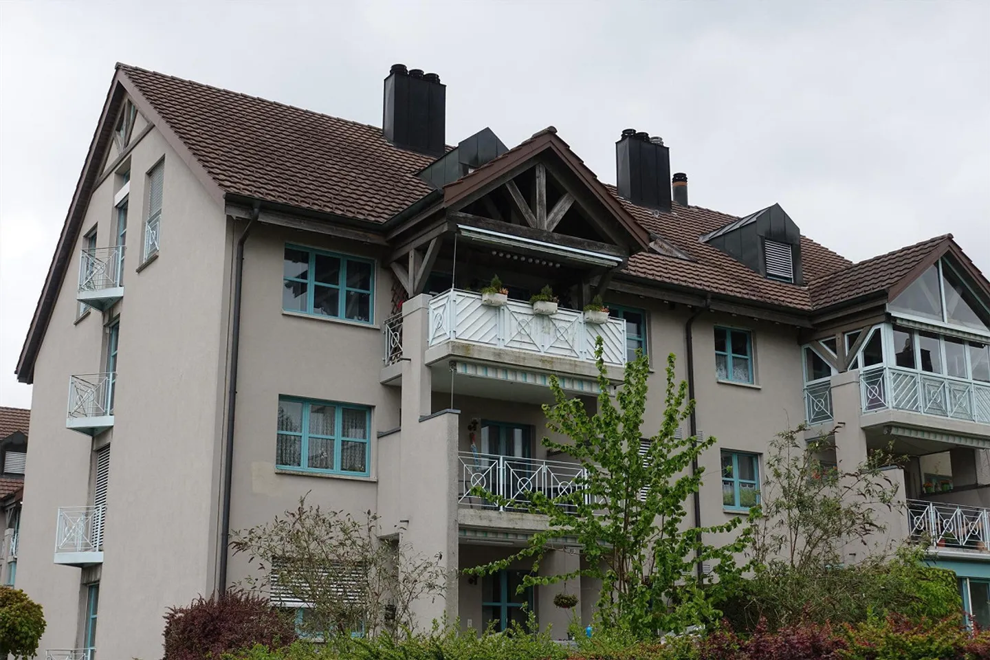 Schöne, grosse 4.5 Zimmerwohnung an ruhiger Lage  mit Lift, - Foto 2 di 23