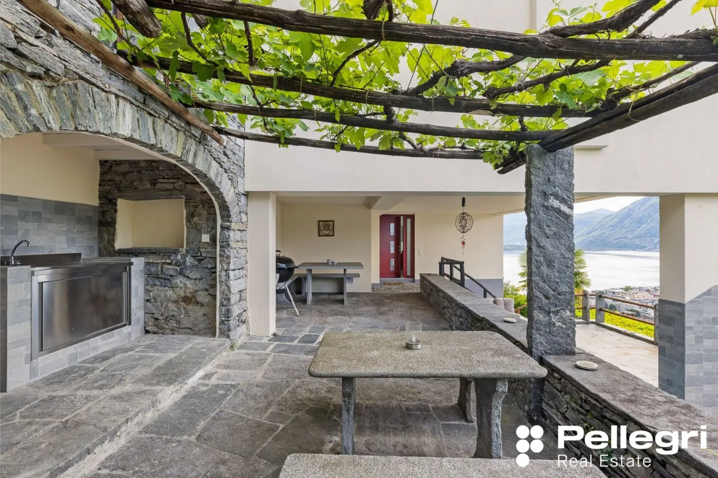 Villa moderne de 5,5 pièces avec piscine et vue sur le lac - Photo 5 sur 10