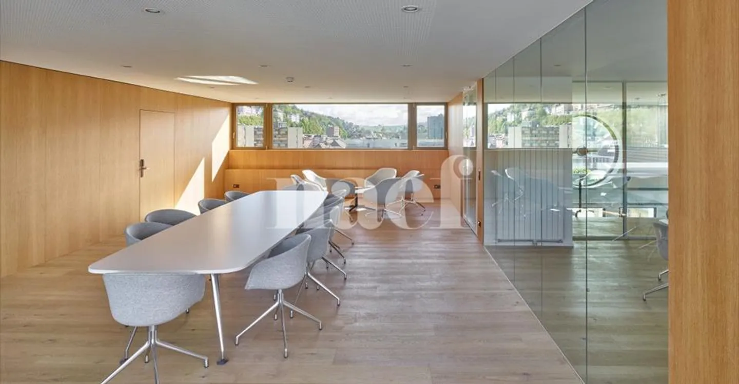 Office space for rent - Photo 3 of 13