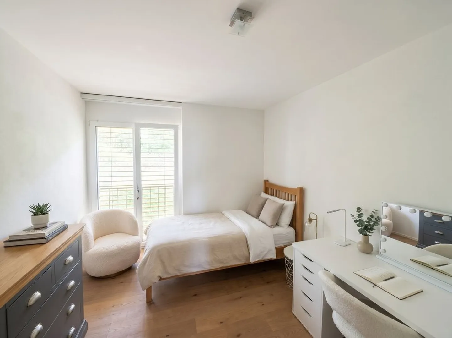 Appartement spacieux de 4,5 pièces avec terrasse et vue imprenable sur le lac - Photo 5 sur 9