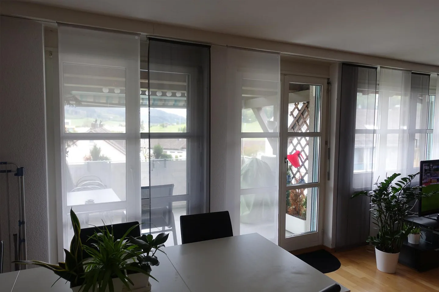 Schöne, grosse 4.5 Zimmerwohnung an ruhiger Lage  mit Lift, - Foto 10 di 23