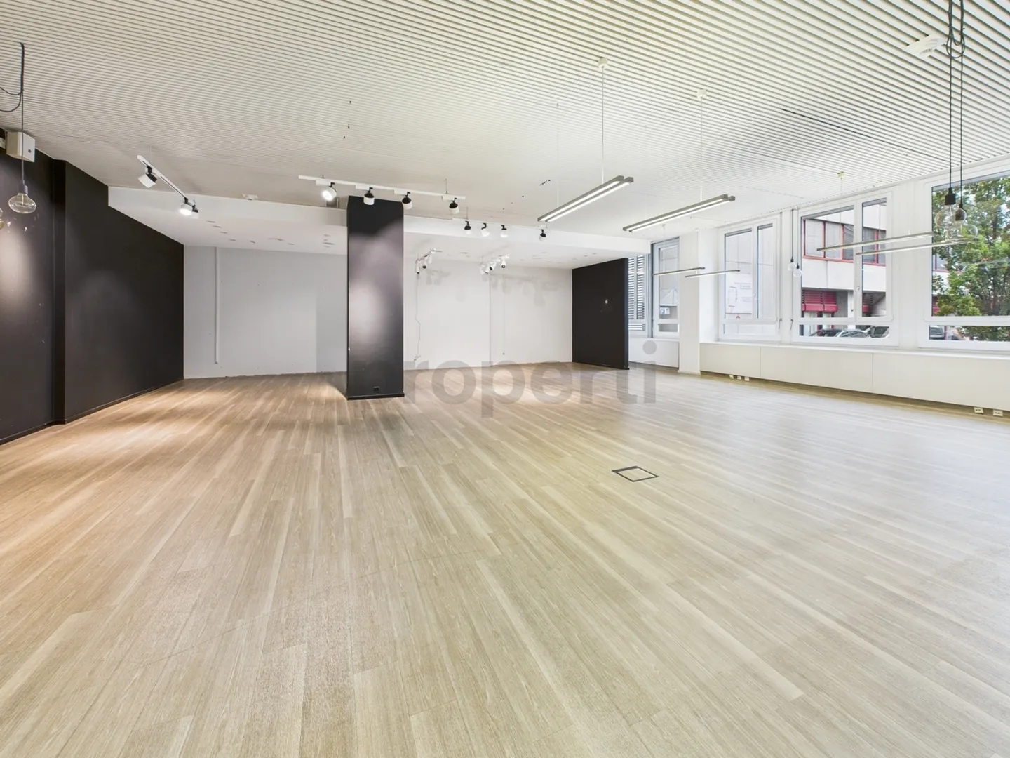 Spacious Office Space in Opfikon - Working Near the Airport - Photo 4 of 12