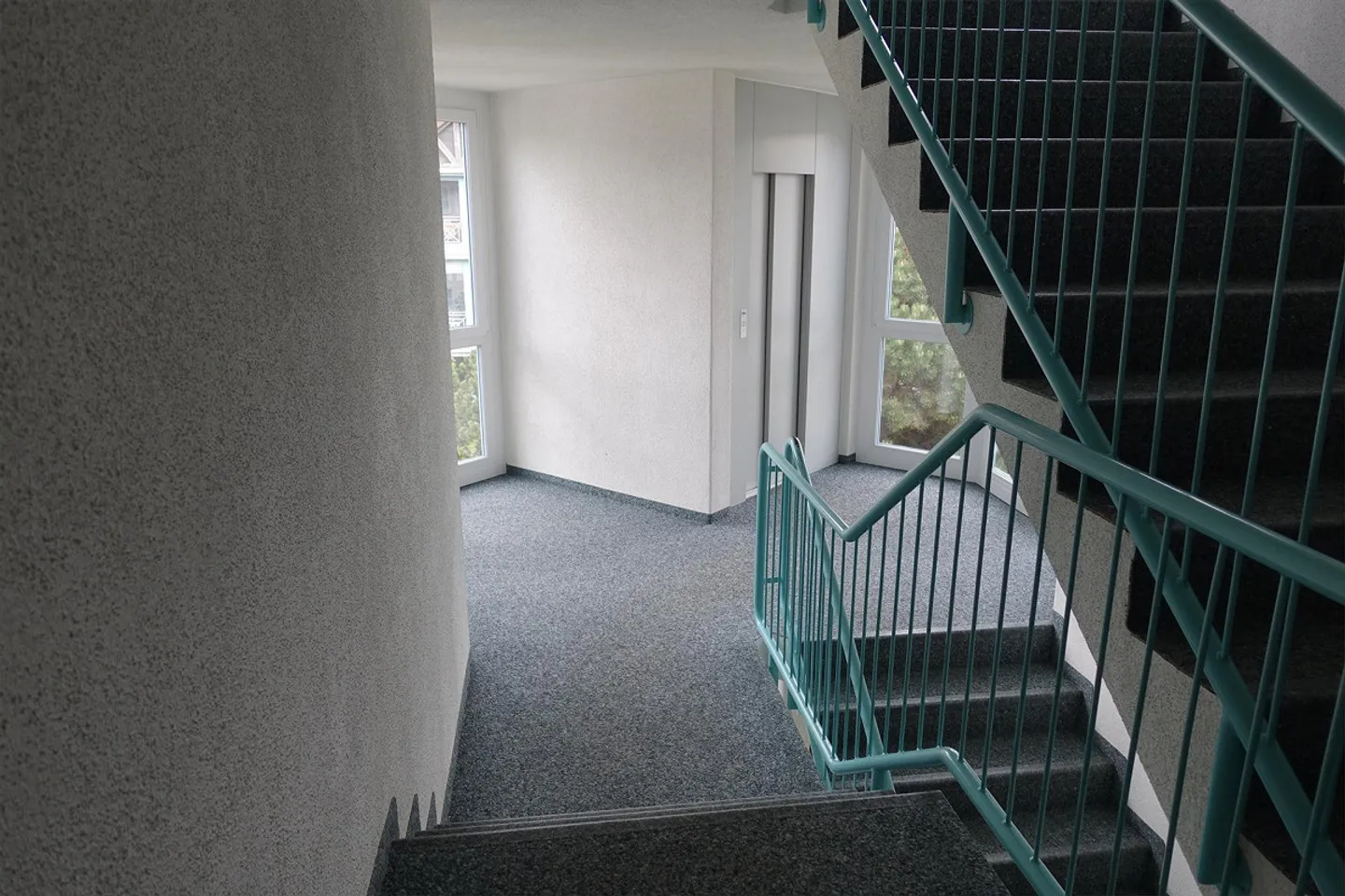 Schöne, grosse 4.5 Zimmerwohnung an ruhiger Lage  mit Lift, - Foto 22 di 23