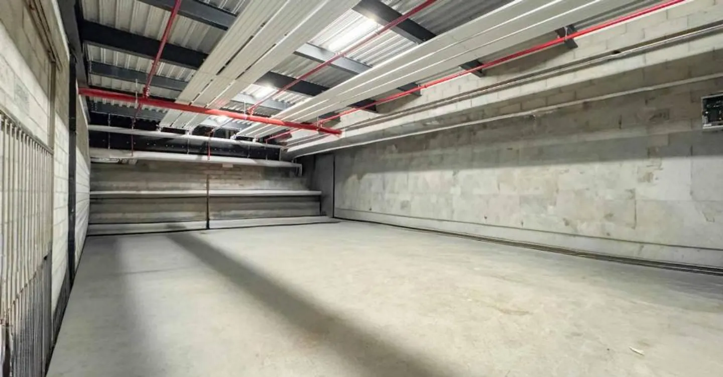 Spacious Workshop in Vernier - Photo 4 of 6