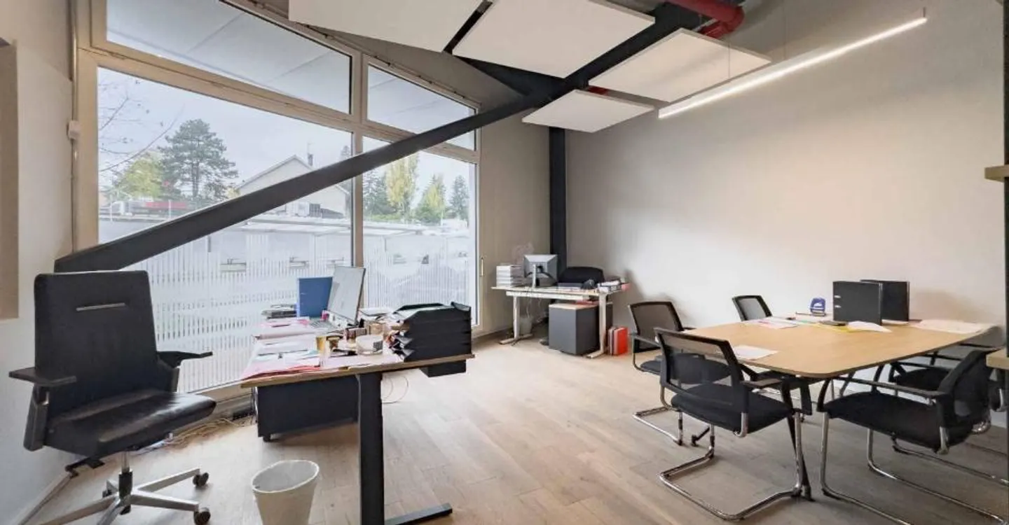 Spacious Workshop in Vernier - Photo 5 of 6