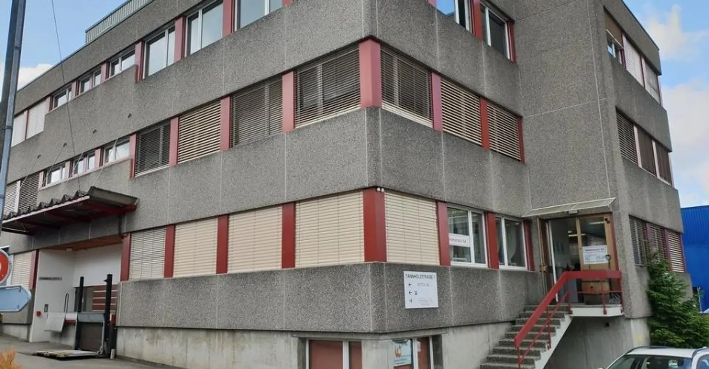 Spacious commercial space with a view of 335m2 in "Hirzi" Zollikofen - Photo 8 of 8