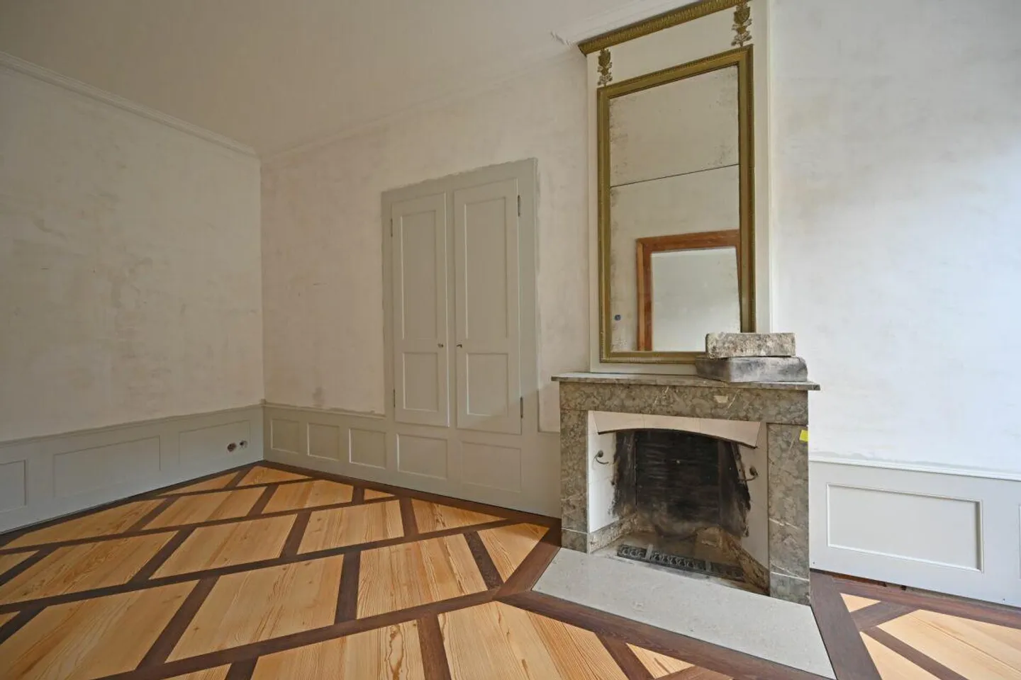 Newly renovated. Charming historic. Modern in everyday life. - Photo 4 of 9