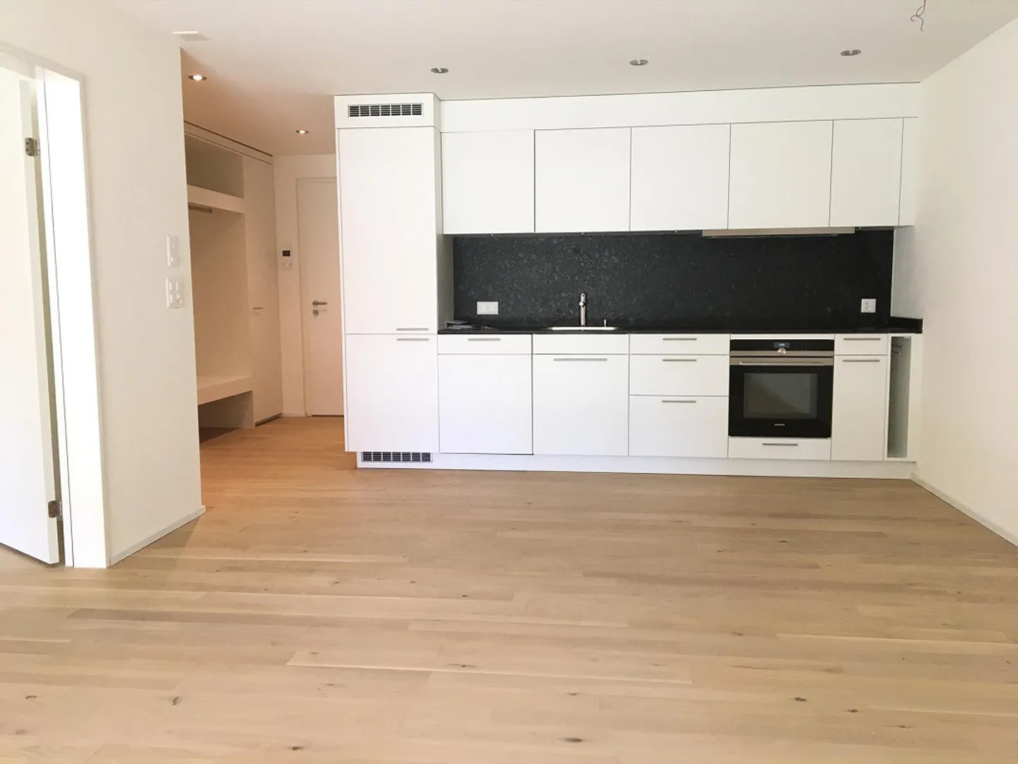 Helle 2.5 Zimmerwohnung mit Aussicht - Foto 1 von 5