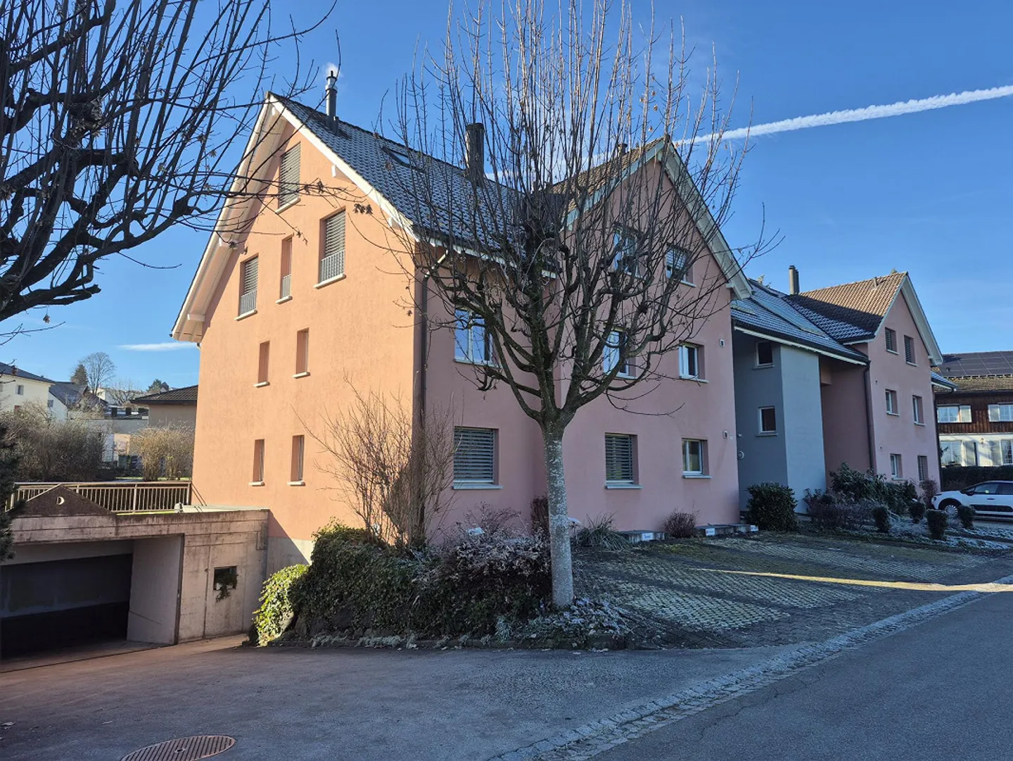 Appartement de 4½ pièces au rez-de-chaussée à Henau - Photo 1 sur 8