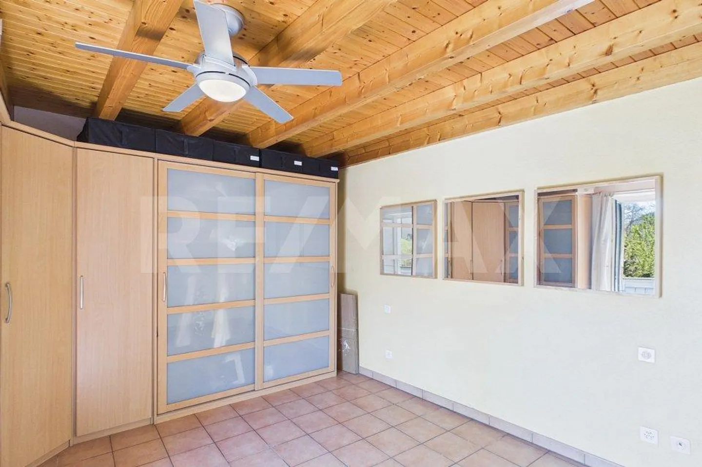 Charmante maison de noyau avec vue sur le lac, jardin privé et place de parking - Photo 11 sur 13