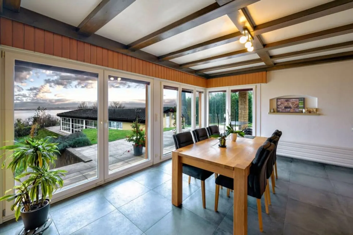 VERKAUFT - Einfamilienhaus mit Pool und Traumblick - Foto 6 von 13
