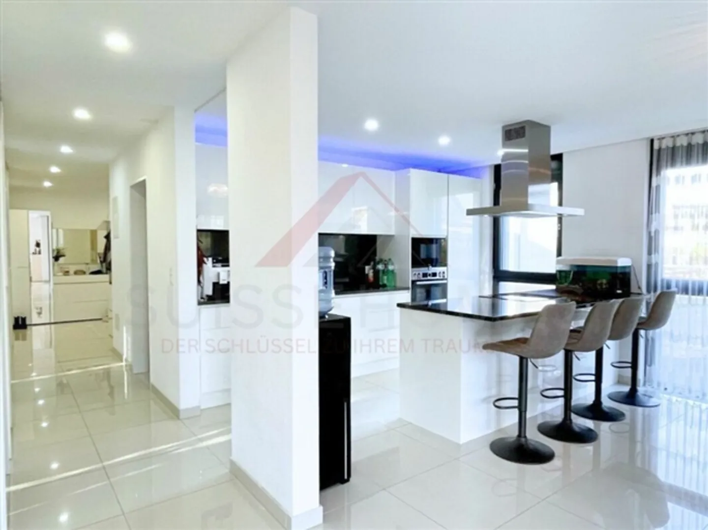 Vivre avec confort - Appartement de 4,5 pièces avec grand balcon et ascenseur, parfait pour les familles et les seniors - Photo 5 sur 14