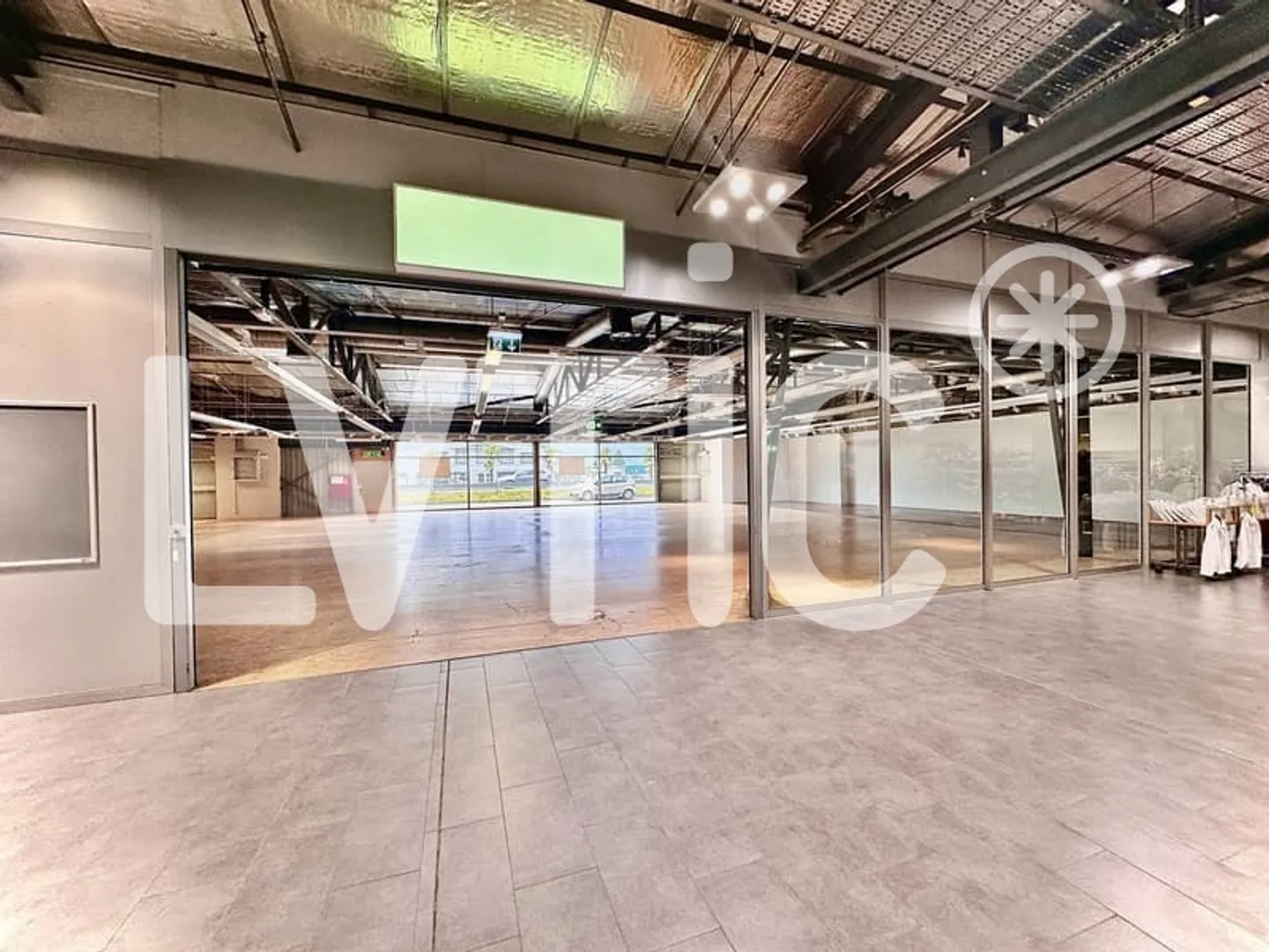 Local commercial, commerce, showroom de 645 m2 à louer à Roche - Photo 5 sur 7