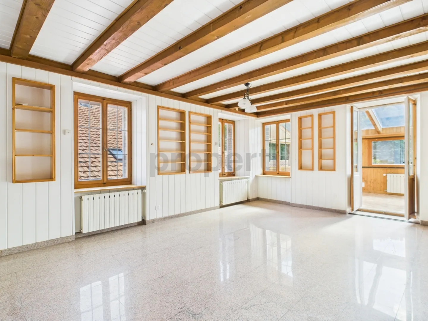 Appartement exclusif de 4 pièces à Saint-Sulpice, canton de NE - Photo 4 sur 12