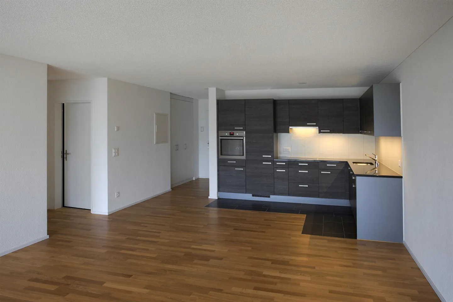 Apartment for rent - Photo 2 of 7