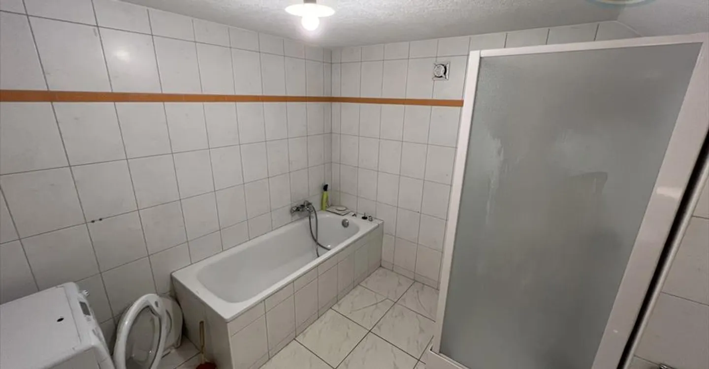 Residential building - Photo 5 of 13